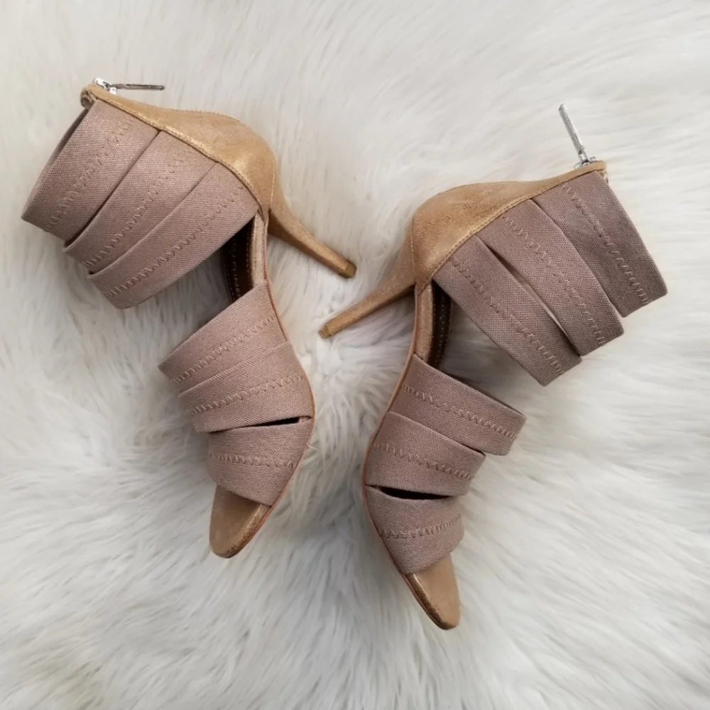 Donald J Pliner Gigee Strappy Metallic Pumps Size 6